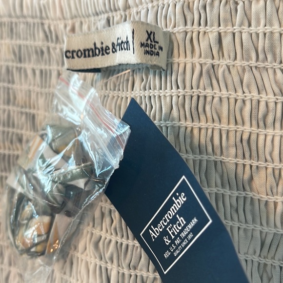 Abercrombie & Fitch NWT Top | Size XL - Picture 12 of 13
